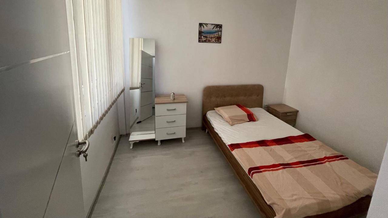 Got Prishtina Hostel Pristina Esterno foto