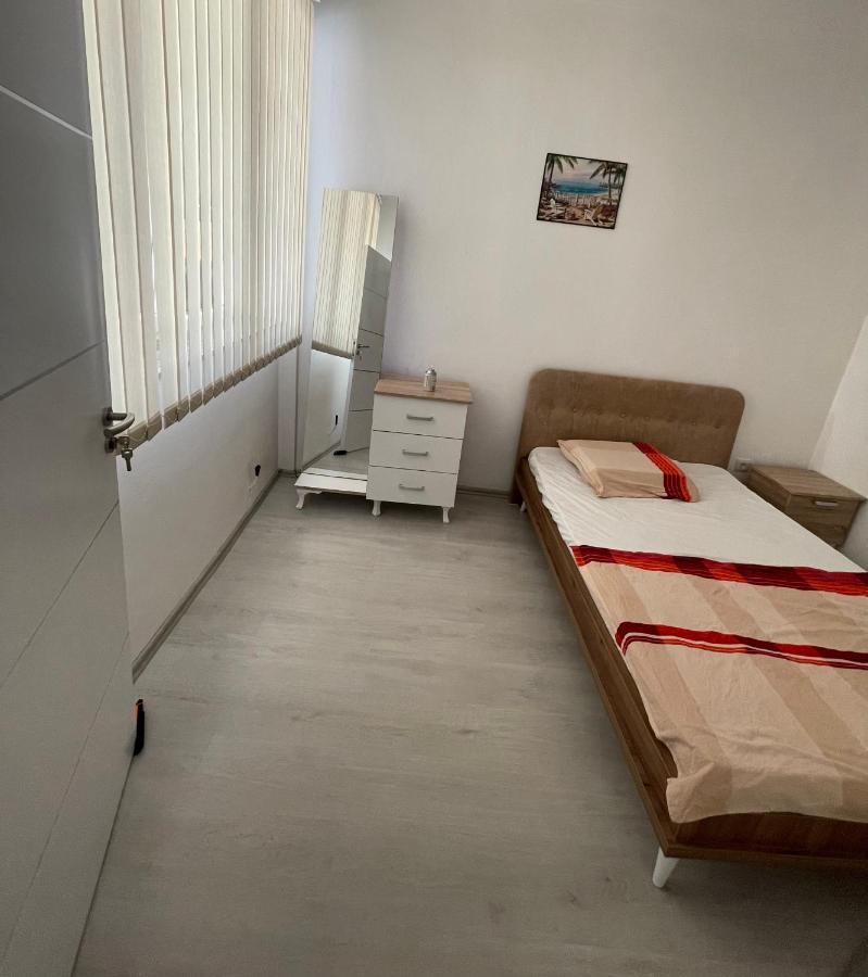 Got Prishtina Hostel Pristina Esterno foto